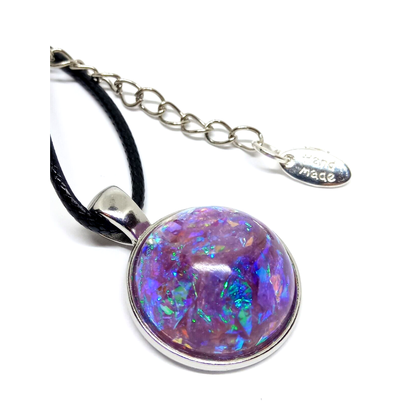 Halskette glänzend Oval Violett Epoxidharz Opal-Imitat HANDGEMACHT B081